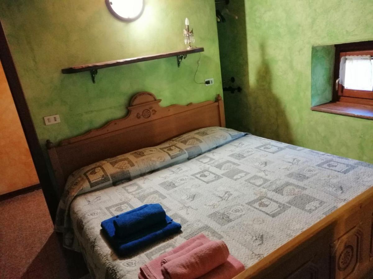 Casa Vacanze La Carbunera Villa Domodossola Luaran gambar