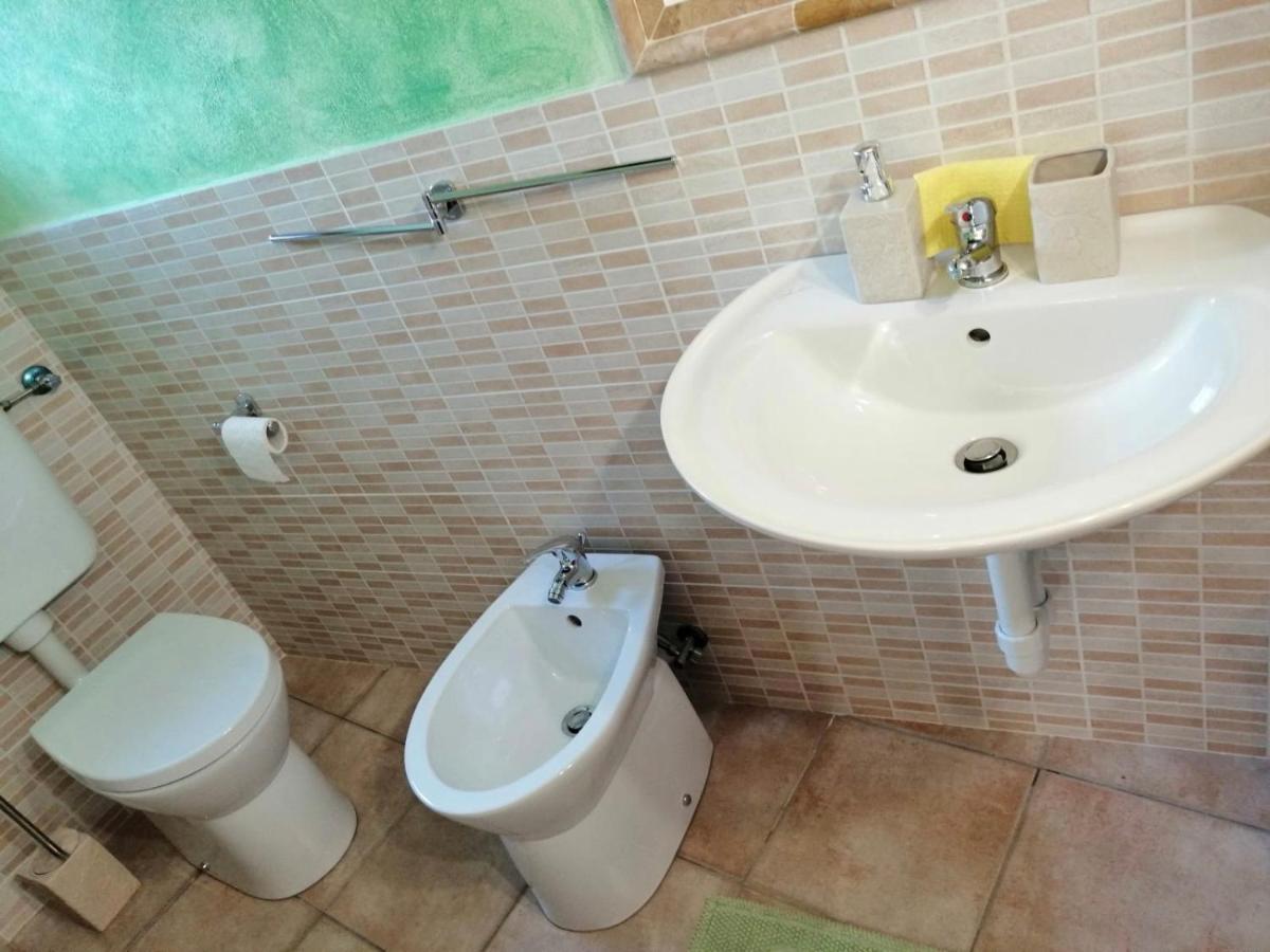 Casa Vacanze La Carbunera Villa Domodossola Luaran gambar