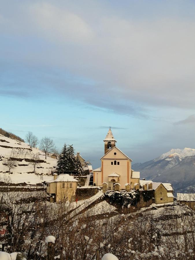 Casa Vacanze La Carbunera Villa Domodossola Luaran gambar