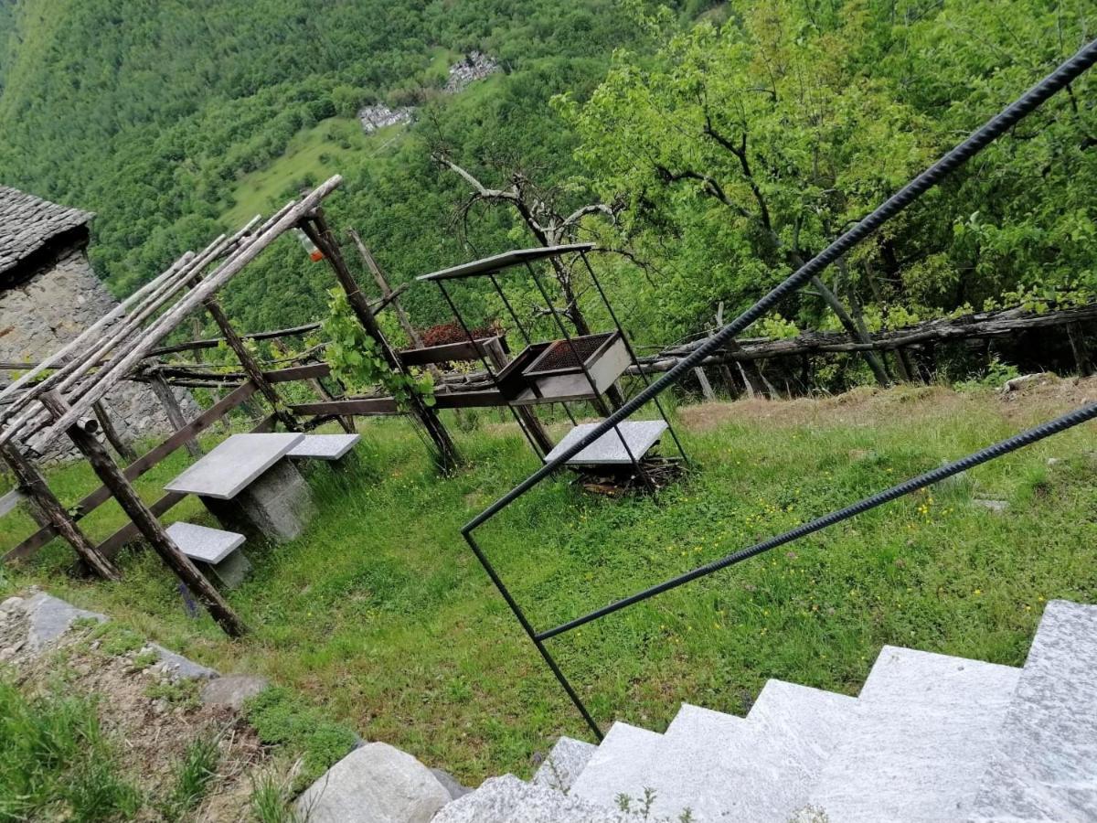Casa Vacanze La Carbunera Villa Domodossola Luaran gambar