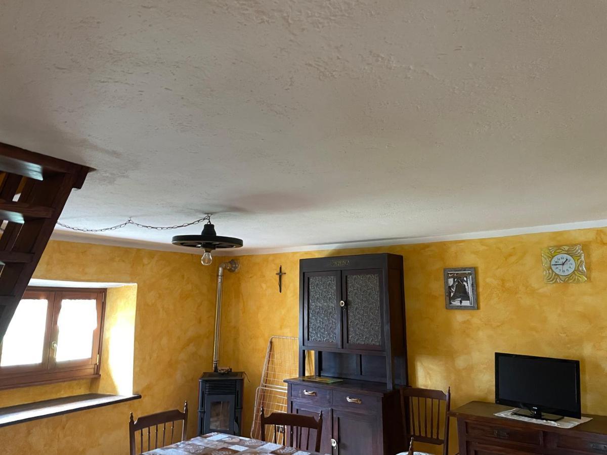 Casa Vacanze La Carbunera Villa Domodossola Luaran gambar