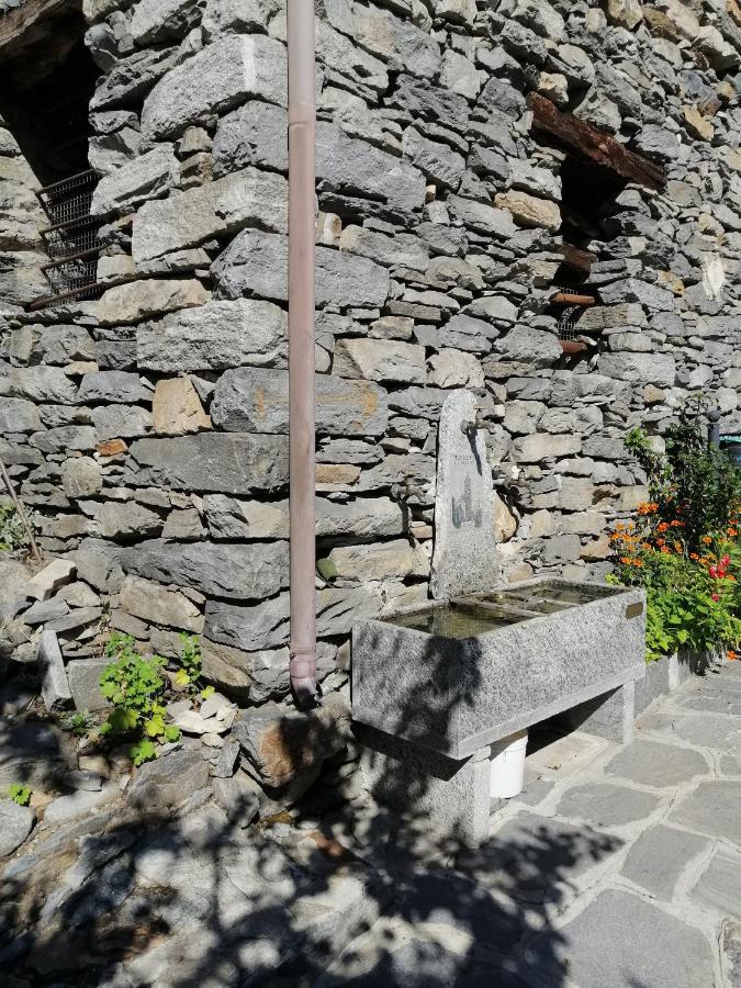 Casa Vacanze La Carbunera Villa Domodossola Luaran gambar
